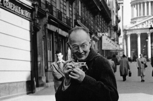 Henri Cartier-Bresson – Master of Street Photography & Decisive Moment